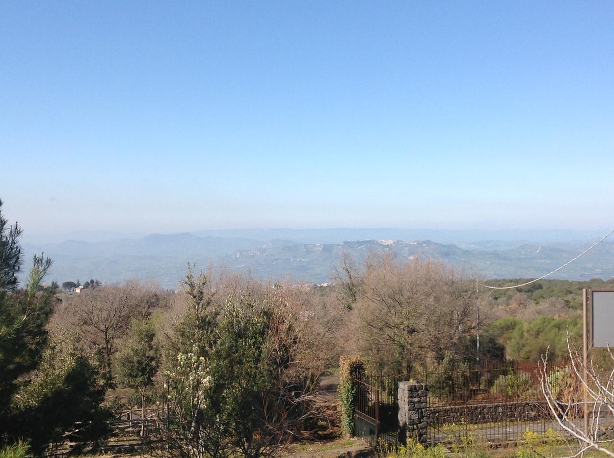 Готель Le Cisterne Dell'Etna Calcerana-Marina Екстер'єр фото